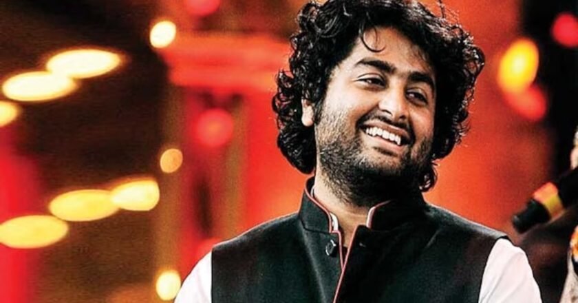 Arijit Singh owns 4 flats in Mumbai, 3 expensive cars, how many crores?