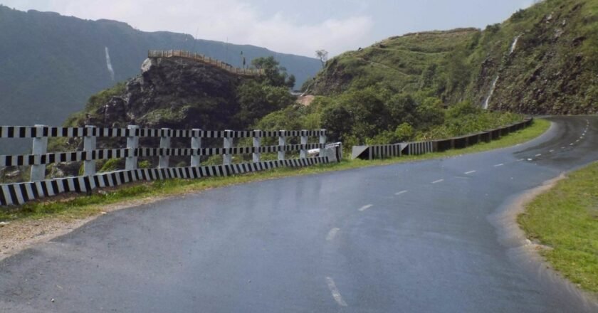 Five d*ad as car plunges into gorge in Meghalaya’s EKH