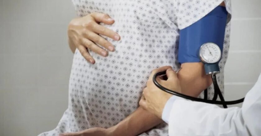 Childbirth before 21 linked to higher disease risk