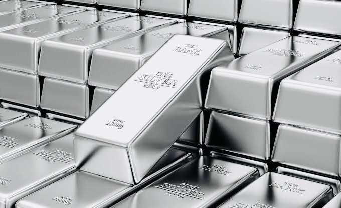 Silver prices gain on Middle East tensions, weak dollar