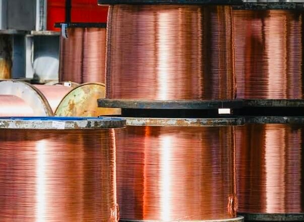 Copper futures increase on spot demand
