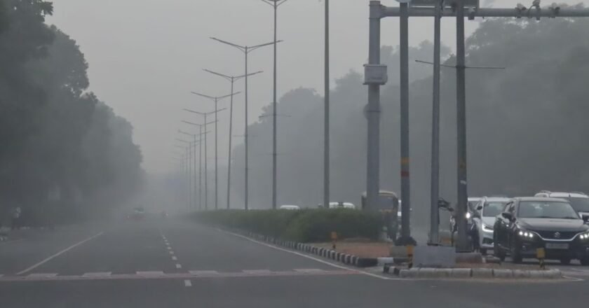 Severe chill grips Central India; Met Dept sounds cold wave warning