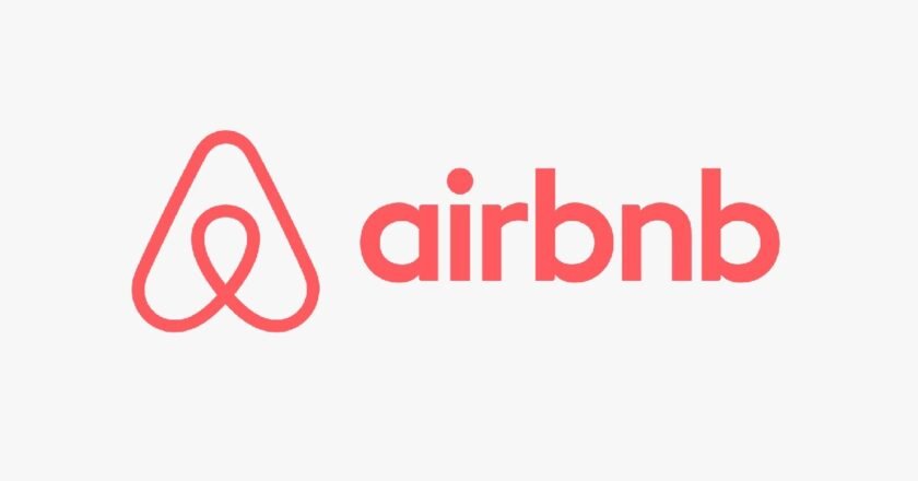 Airbnb launches backstage experiences for Lollapalooza India 2026