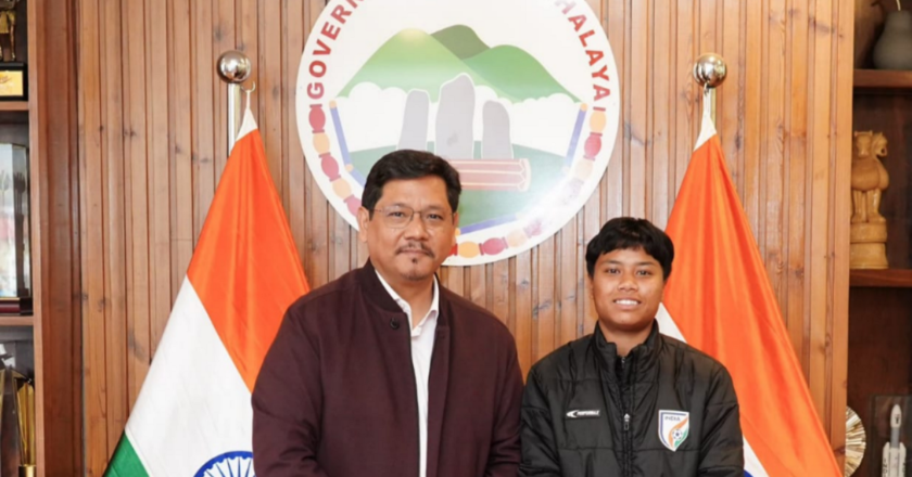 Meghalaya CM felicitates woman fotballer Sanfida Nongrum