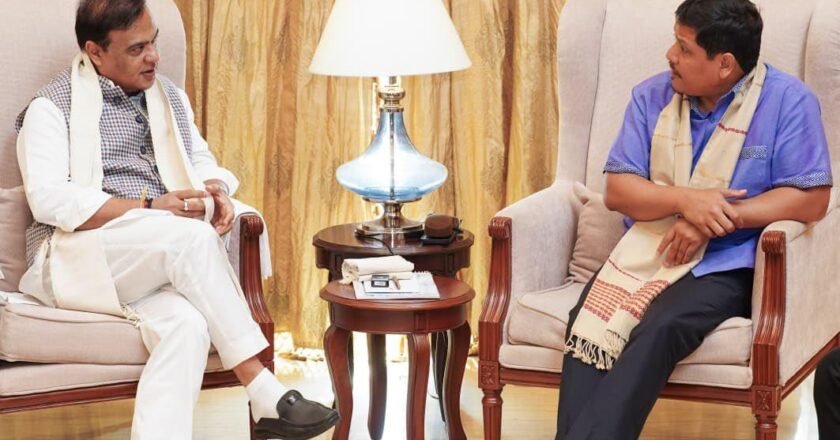 Assam Meghalaya CMs meet in Guwahati to Discuss ways to Defuse Border Village Tension