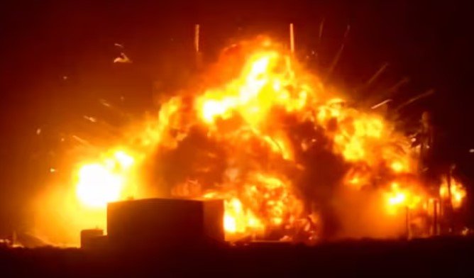 New Glenn Rocket Explodes During Blue Origin Test Blast