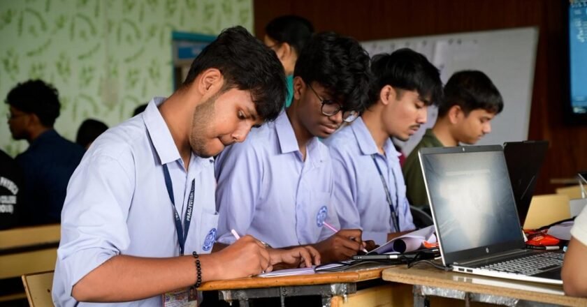 USTM HostsRobotics Skill Workshop On National Technology Day