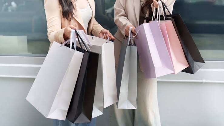 Fashion Sales Down 30% in 2 Months; Brands Announce Early Monsoon Sale Amid Inflation