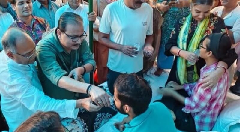 21 Days Later: Modi Govt Opens Door For Talks, AISA Calls Off Hunger Strike