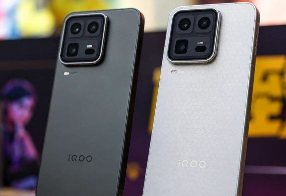 iQOO Reportedly Scraps iQOO 16 Launch Amid Rising Memory Component Costs
